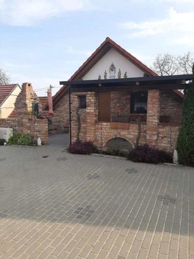 Apartment U Pavelku Mutěnice Exteriör bild
